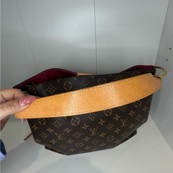 Louis Vuitton Monogram Graceful PM (small one)
Pivoine Interior - Picture 13 of 17